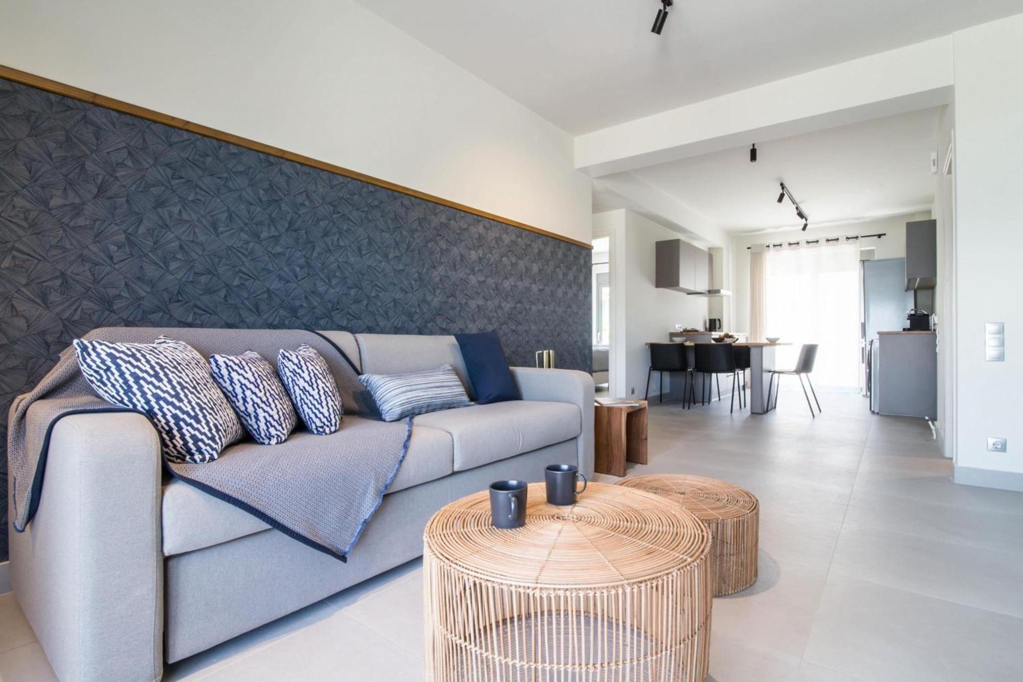 Blue Symphony Suites Apartments نِكيانا المظهر الخارجي الصورة