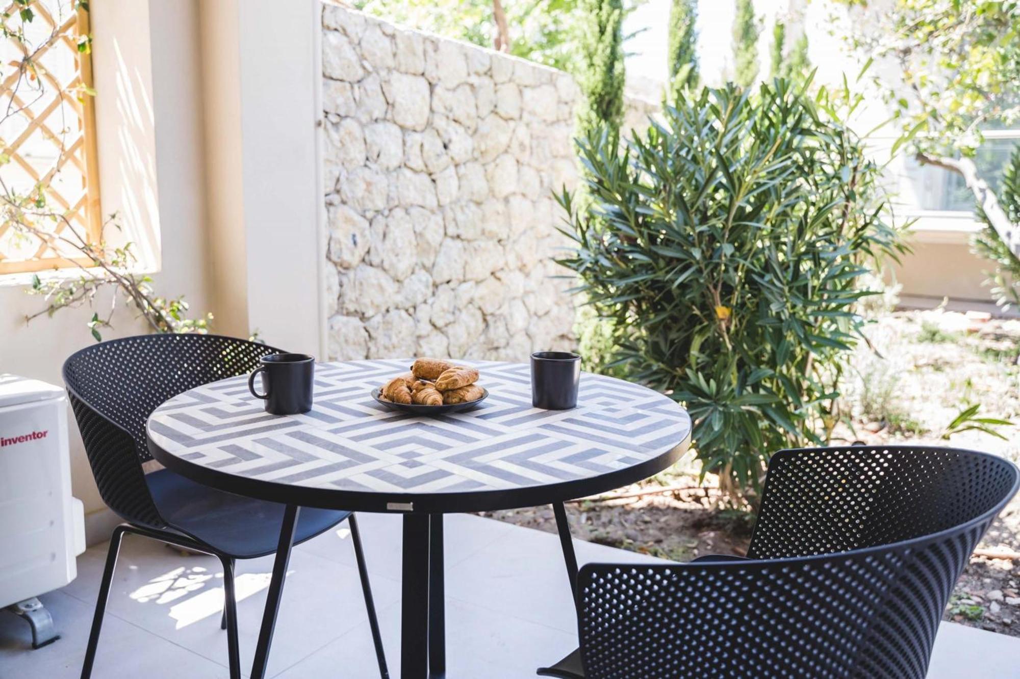 Blue Symphony Suites Apartments نِكيانا المظهر الخارجي الصورة
