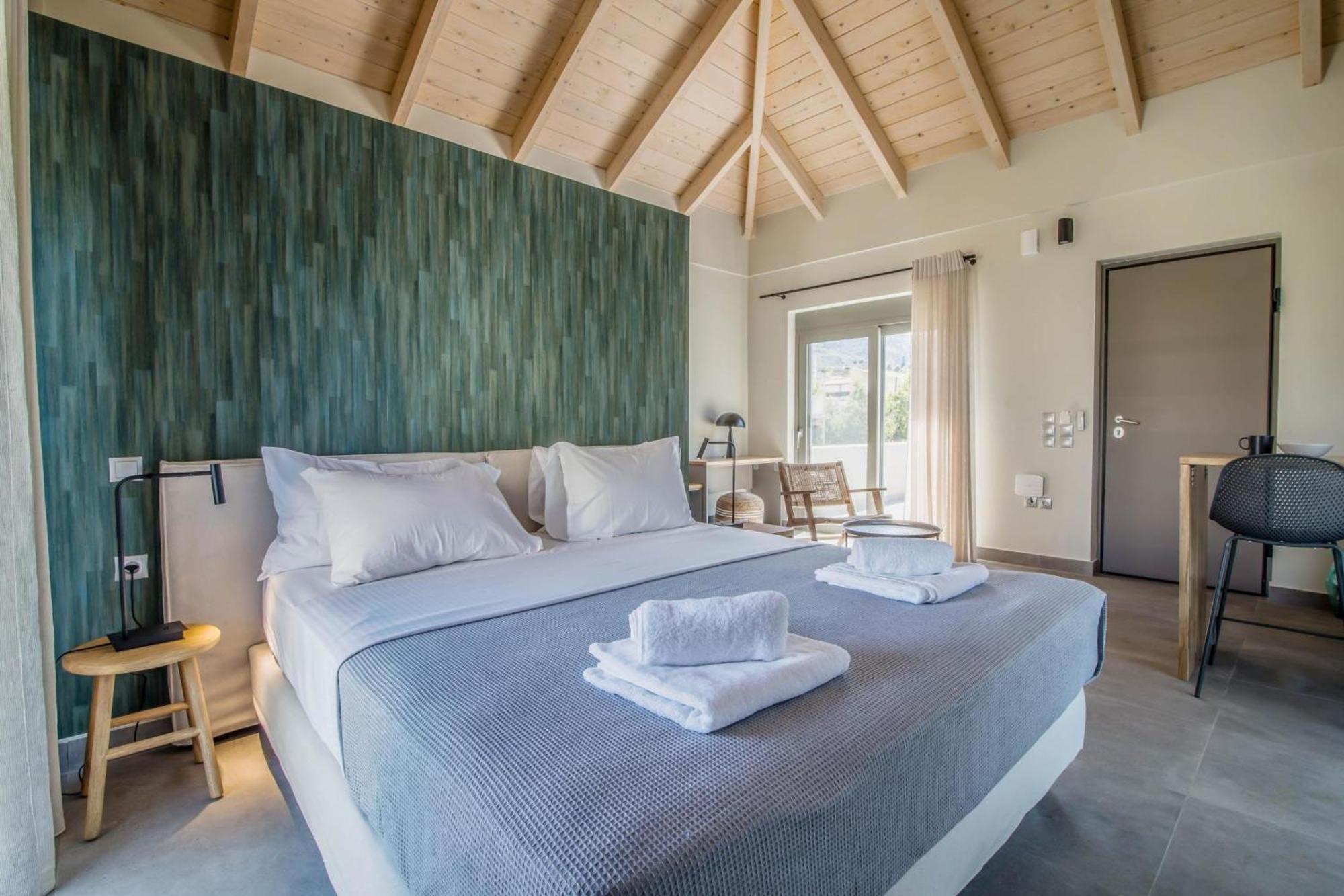 Blue Symphony Suites Apartments نِكيانا المظهر الخارجي الصورة