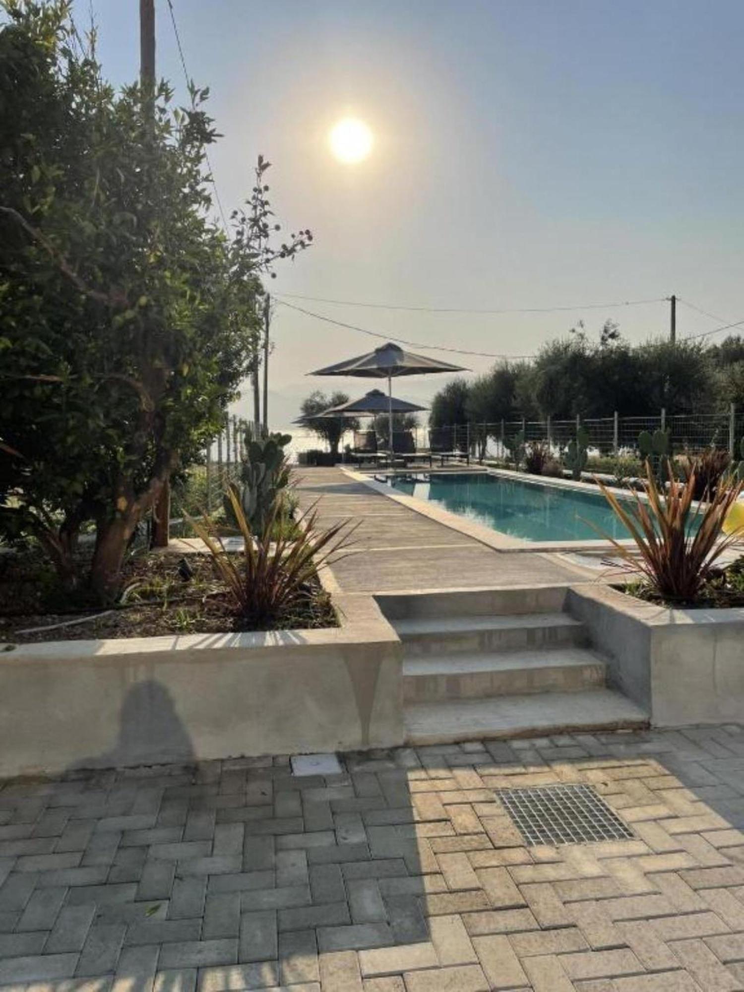 Blue Symphony Suites Apartments نِكيانا المظهر الخارجي الصورة