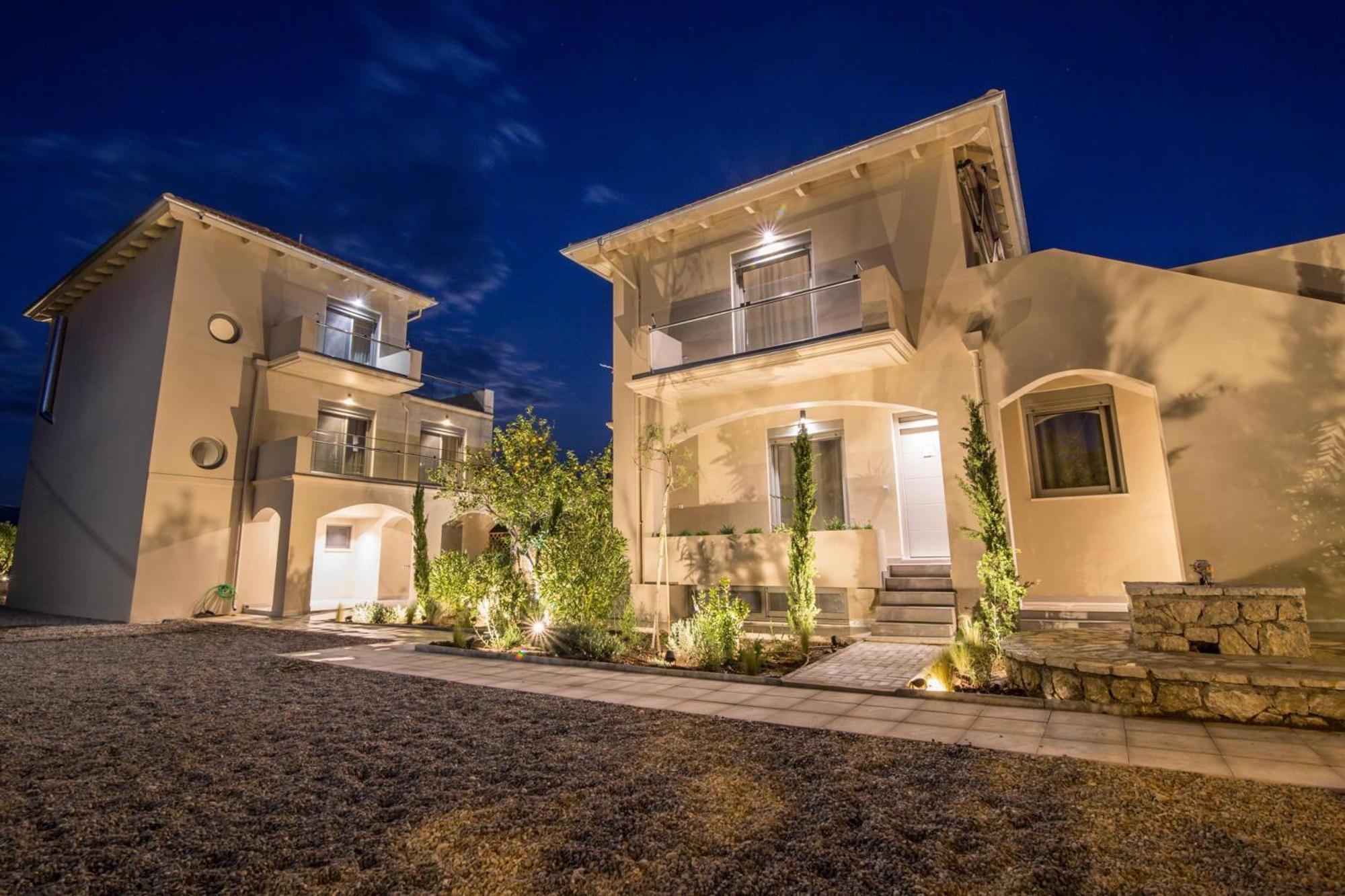 Blue Symphony Suites Apartments نِكيانا المظهر الخارجي الصورة