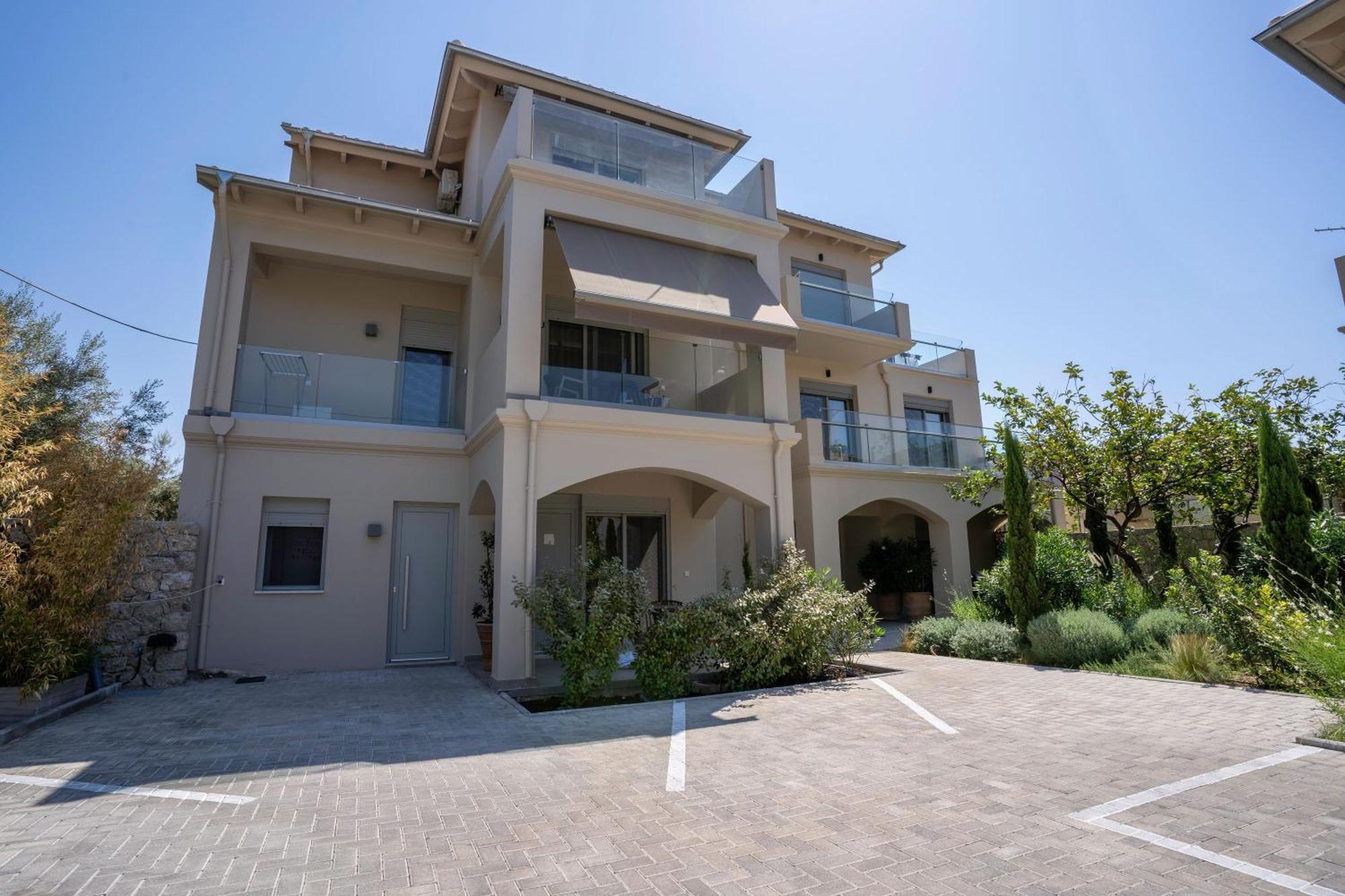 Blue Symphony Suites Apartments نِكيانا المظهر الخارجي الصورة